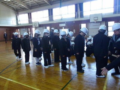 中学校での避難訓練